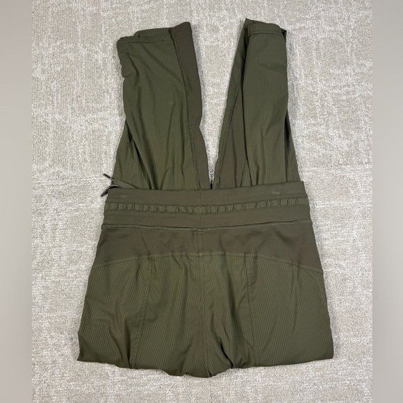 Lululemon Green Dance Studio Crop Green Waist Tie Pant Size 4 - Picture 7 of 7